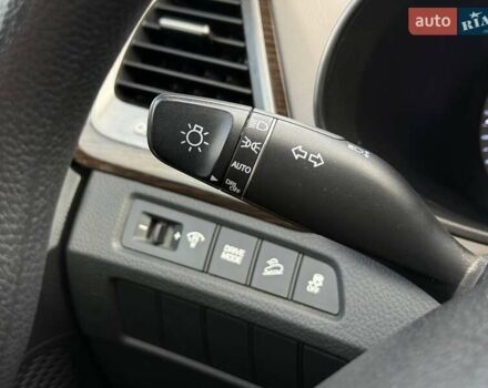 Серый Хендай Санта Фе, объемом двигателя 2.36 л и пробегом 123 тыс. км за 16900 $, фото 33 на Automoto.ua