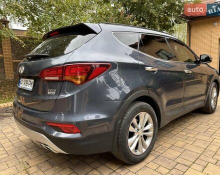 Серый Хендай Санта Фе, объемом двигателя 2.2 л и пробегом 146 тыс. км за 22000 $, фото 3 на Automoto.ua