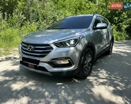 Серый Хендай Санта Фе, объемом двигателя 2 л и пробегом 150 тыс. км за 21899 $, фото 1 на Automoto.ua