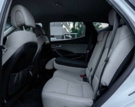 Серый Хендай Санта Фе, объемом двигателя 2.4 л и пробегом 54 тыс. км за 11500 $, фото 9 на Automoto.ua