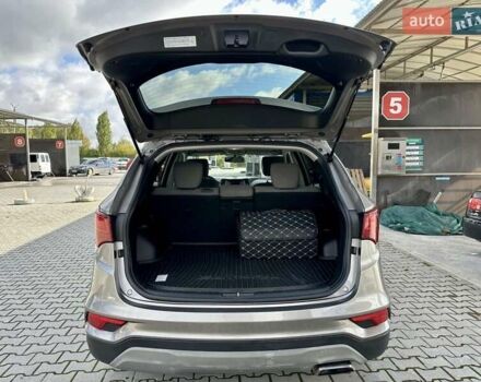 Серый Хендай Санта Фе, объемом двигателя 2.36 л и пробегом 112 тыс. км за 15900 $, фото 8 на Automoto.ua