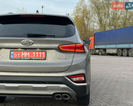 Серый Хендай Санта Фе, объемом двигателя 2.2 л и пробегом 131 тыс. км за 29200 $, фото 14 на Automoto.ua