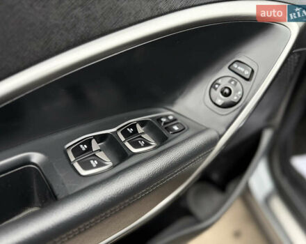 Сірий Хендай Санта Фе, об'ємом двигуна 2.2 л та пробігом 169 тис. км за 19399 $, фото 23 на Automoto.ua