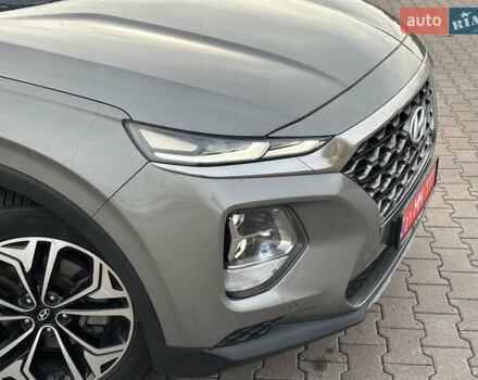 Серый Хендай Санта Фе, объемом двигателя 2.2 л и пробегом 131 тыс. км за 29200 $, фото 2 на Automoto.ua