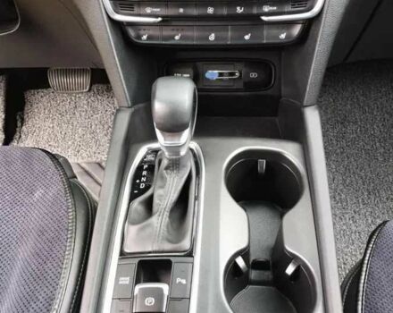 Сірий Хендай Санта Фе, об'ємом двигуна 2 л та пробігом 140 тис. км за 21000 $, фото 9 на Automoto.ua