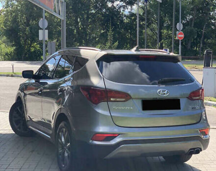 Серый Хендай Санта Фе, объемом двигателя 2 л и пробегом 126 тыс. км за 16900 $, фото 5 на Automoto.ua
