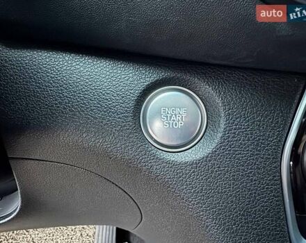 Серый Хендай Санта Фе, объемом двигателя 2 л и пробегом 95 тыс. км за 25500 $, фото 18 на Automoto.ua