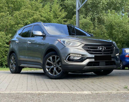 Серый Хендай Санта Фе, объемом двигателя 2 л и пробегом 126 тыс. км за 16900 $, фото 2 на Automoto.ua