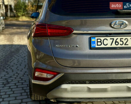 Серый Хендай Санта Фе, объемом двигателя 2 л и пробегом 148 тыс. км за 24400 $, фото 13 на Automoto.ua