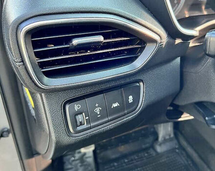 Серый Хендай Санта Фе, объемом двигателя 2 л и пробегом 147 тыс. км за 24500 $, фото 10 на Automoto.ua