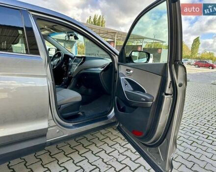 Серый Хендай Санта Фе, объемом двигателя 2.36 л и пробегом 112 тыс. км за 15900 $, фото 7 на Automoto.ua