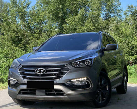 Серый Хендай Санта Фе, объемом двигателя 2 л и пробегом 126 тыс. км за 16900 $, фото 4 на Automoto.ua