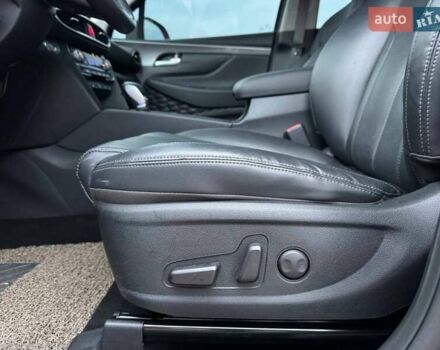 Серый Хендай Санта Фе, объемом двигателя 2 л и пробегом 95 тыс. км за 25500 $, фото 25 на Automoto.ua