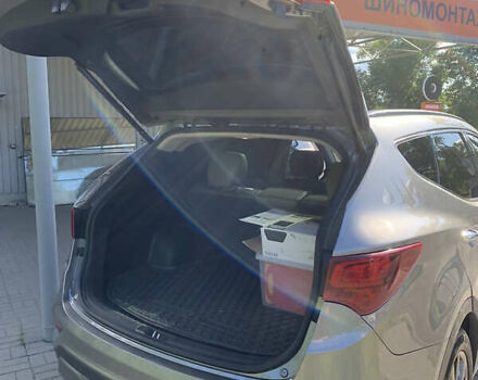 Серый Хендай Санта Фе, объемом двигателя 2 л и пробегом 126 тыс. км за 16900 $, фото 18 на Automoto.ua