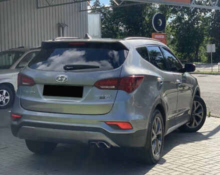 Серый Хендай Санта Фе, объемом двигателя 2 л и пробегом 126 тыс. км за 16900 $, фото 6 на Automoto.ua