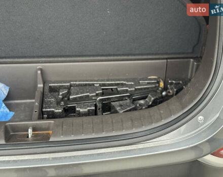 Сірий Хендай Санта Фе, об'ємом двигуна 2.36 л та пробігом 130 тис. км за 19500 $, фото 11 на Automoto.ua