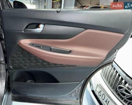 Сірий Хендай Санта Фе, об'ємом двигуна 2 л та пробігом 125 тис. км за 35000 $, фото 4 на Automoto.ua