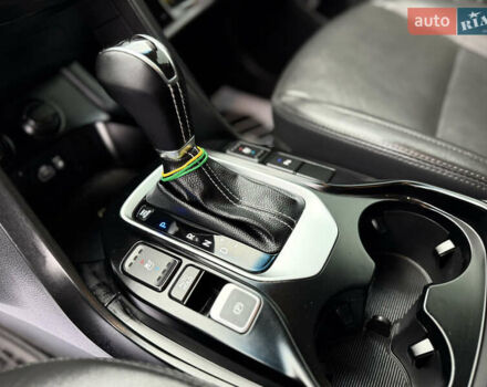 Сірий Хендай Санта Фе, об'ємом двигуна 2.2 л та пробігом 169 тис. км за 19399 $, фото 29 на Automoto.ua