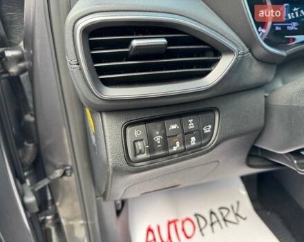 Сірий Хендай Санта Фе, об'ємом двигуна 2 л та пробігом 75 тис. км за 24900 $, фото 13 на Automoto.ua