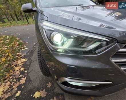 Сірий Хендай Санта Фе, об'ємом двигуна 2.2 л та пробігом 201 тис. км за 21500 $, фото 5 на Automoto.ua