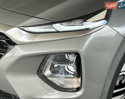 Серый Хендай Санта Фе, объемом двигателя 2.2 л и пробегом 30 тыс. км за 35000 $, фото 3 на Automoto.ua