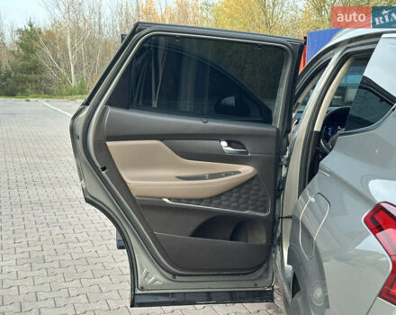 Серый Хендай Санта Фе, объемом двигателя 2.2 л и пробегом 131 тыс. км за 29200 $, фото 44 на Automoto.ua