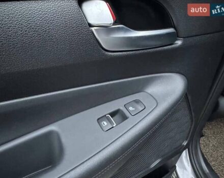 Серый Хендай Санта Фе, объемом двигателя 2 л и пробегом 95 тыс. км за 25500 $, фото 27 на Automoto.ua