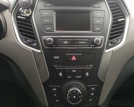 Серый Хендай Санта Фе, объемом двигателя 2.36 л и пробегом 182 тыс. км за 16500 $, фото 11 на Automoto.ua