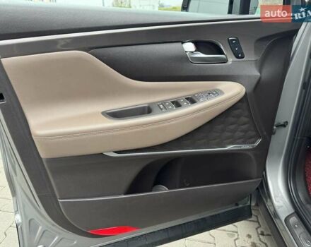 Серый Хендай Санта Фе, объемом двигателя 2.2 л и пробегом 158 тыс. км за 29700 $, фото 10 на Automoto.ua