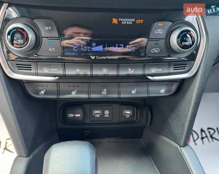 Сірий Хендай Санта Фе, об'ємом двигуна 2 л та пробігом 75 тис. км за 24900 $, фото 15 на Automoto.ua