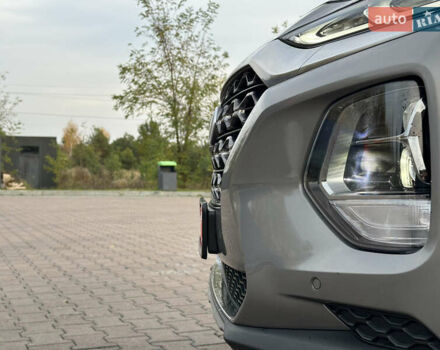 Серый Хендай Санта Фе, объемом двигателя 2.2 л и пробегом 131 тыс. км за 29200 $, фото 4 на Automoto.ua