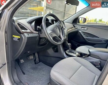 Серый Хендай Санта Фе, объемом двигателя 2.36 л и пробегом 112 тыс. км за 14900 $, фото 15 на Automoto.ua