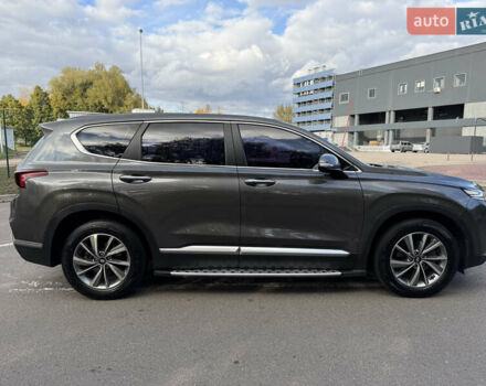 Серый Хендай Санта Фе, объемом двигателя 2 л и пробегом 200 тыс. км за 25000 $, фото 8 на Automoto.ua