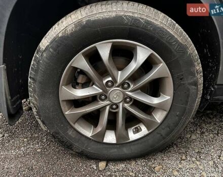 Серый Хендай Санта Фе, объемом двигателя 2.4 л и пробегом 164 тыс. км за 15200 $, фото 27 на Automoto.ua