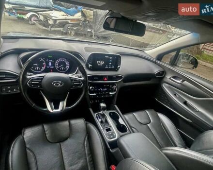 Серый Хендай Санта Фе, объемом двигателя 2 л и пробегом 141 тыс. км за 30500 $, фото 14 на Automoto.ua