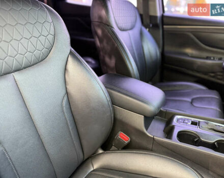 Серый Хендай Санта Фе, объемом двигателя 2 л и пробегом 200 тыс. км за 25000 $, фото 13 на Automoto.ua