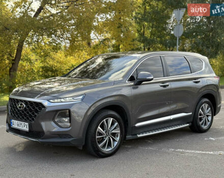 Серый Хендай Санта Фе, объемом двигателя 2 л и пробегом 200 тыс. км за 25000 $, фото 1 на Automoto.ua