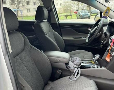 Серый Хендай Санта Фе, объемом двигателя 2.4 л и пробегом 123 тыс. км за 18000 $, фото 17 на Automoto.ua