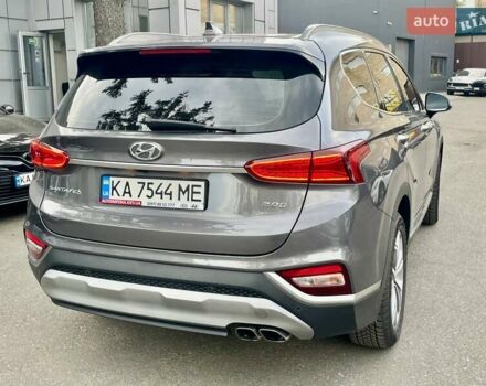 Серый Хендай Санта Фе, объемом двигателя 2 л и пробегом 141 тыс. км за 30500 $, фото 6 на Automoto.ua