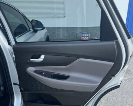 Серый Хендай Санта Фе, объемом двигателя 2.36 л и пробегом 244 тыс. км за 19400 $, фото 13 на Automoto.ua