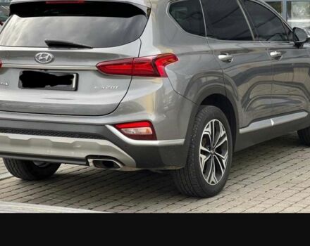 Серый Хендай Санта Фе, объемом двигателя 2 л и пробегом 146 тыс. км за 25000 $, фото 7 на Automoto.ua