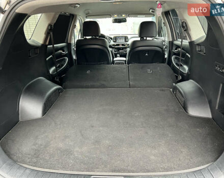 Серый Хендай Санта Фе, объемом двигателя 2.2 л и пробегом 95 тыс. км за 25999 $, фото 25 на Automoto.ua