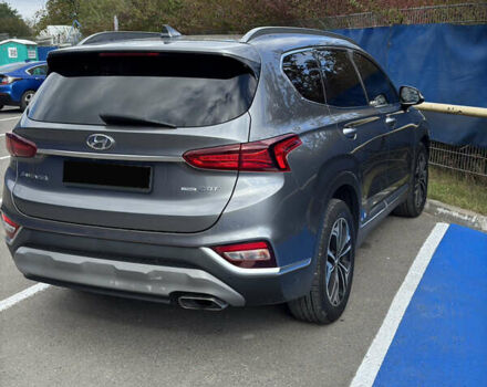 Серый Хендай Санта Фе, объемом двигателя 2 л и пробегом 138 тыс. км за 28900 $, фото 1 на Automoto.ua