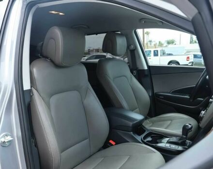 Серый Хендай Санта Фе, объемом двигателя 3.3 л и пробегом 39 тыс. км за 10000 $, фото 7 на Automoto.ua