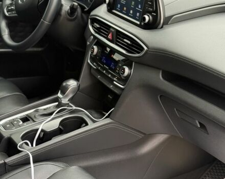 Серый Хендай Санта Фе, объемом двигателя 2 л и пробегом 146 тыс. км за 24000 $, фото 16 на Automoto.ua