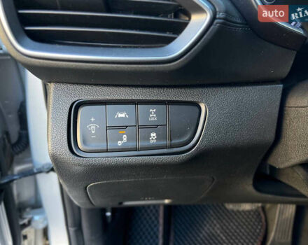 Серый Хендай Санта Фе, объемом двигателя 2.36 л и пробегом 126 тыс. км за 16900 $, фото 24 на Automoto.ua