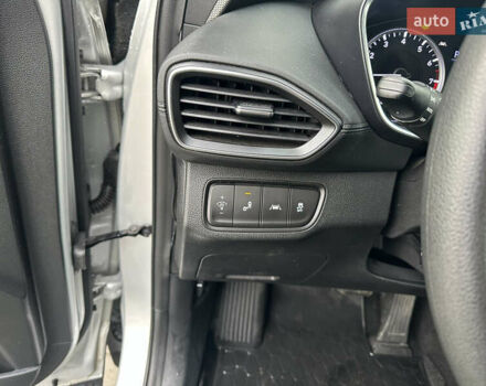 Серый Хендай Санта Фе, объемом двигателя 2.4 л и пробегом 98 тыс. км за 24000 $, фото 29 на Automoto.ua