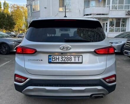 Серый Хендай Санта Фе, объемом двигателя 2.36 л и пробегом 205 тыс. км за 17500 $, фото 4 на Automoto.ua