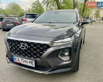 Серый Хендай Санта Фе, объемом двигателя 2 л и пробегом 141 тыс. км за 30500 $, фото 1 на Automoto.ua
