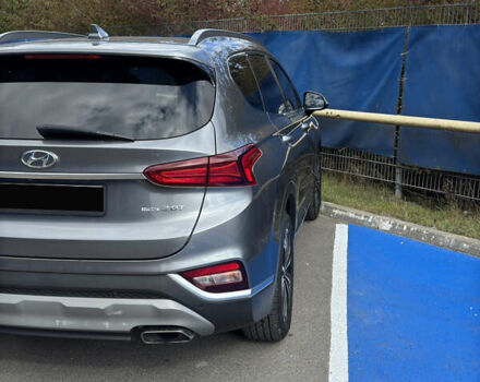 Серый Хендай Санта Фе, объемом двигателя 2 л и пробегом 138 тыс. км за 28900 $, фото 2 на Automoto.ua